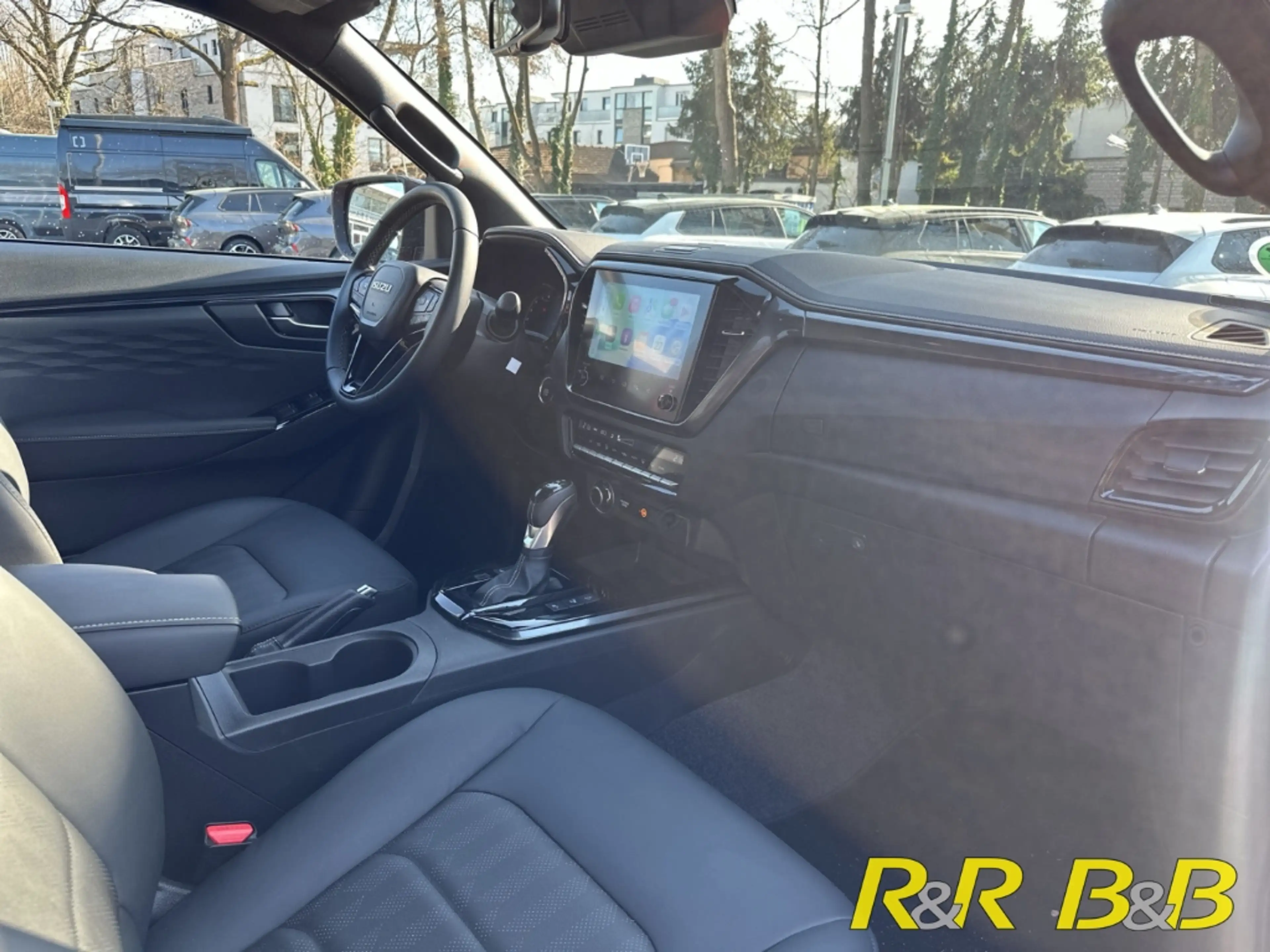 Isuzu D-Max 1.9 D V-Cross Double Cab AWD AT LEDER+SHZ+CARPLAY+ — photo 11