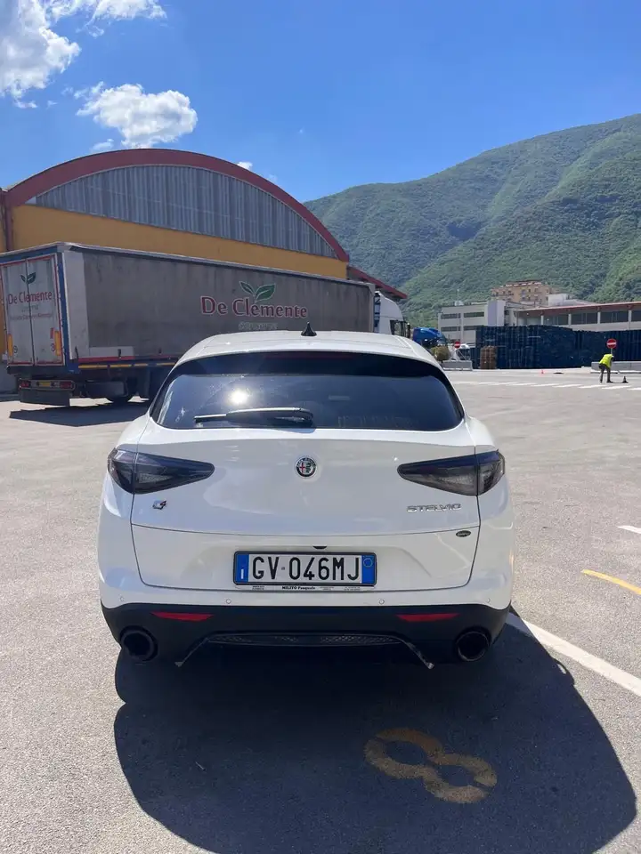 Alfa Romeo Stelvio 2024