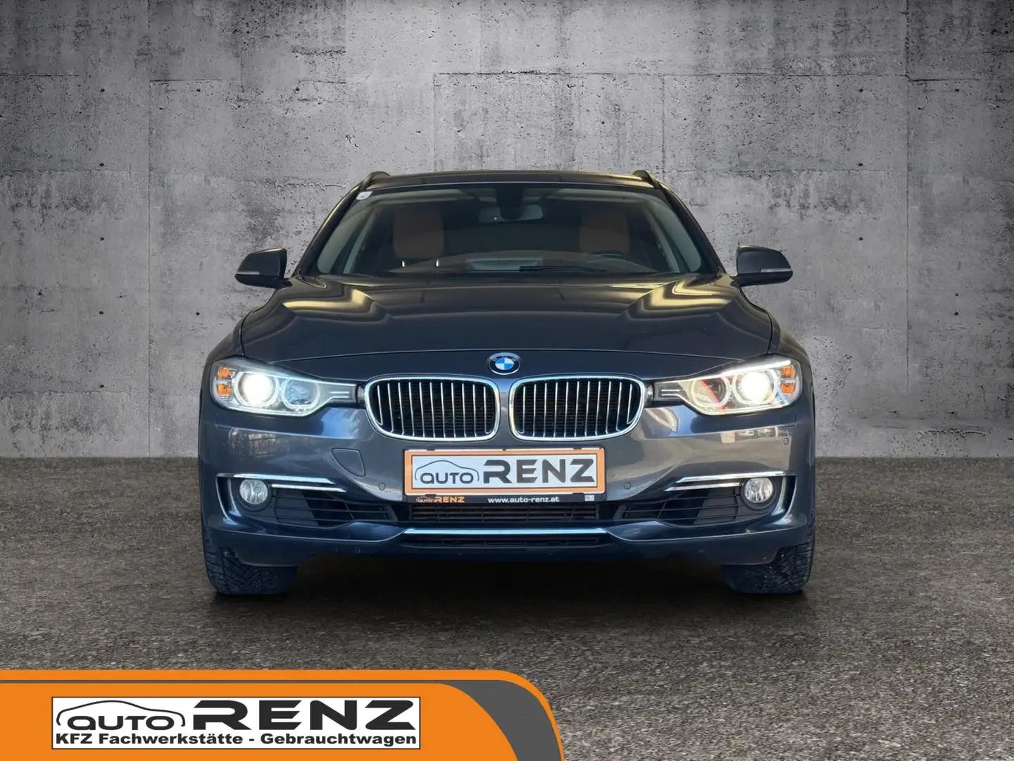 BMW 330 330d xDrive Touring Aut. Grau - 2