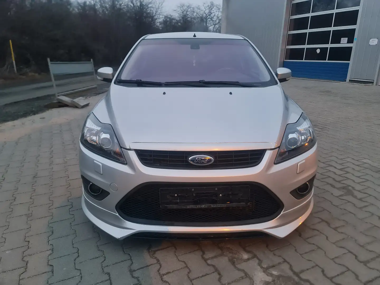 Ford Focus Ambiente Silber - 1