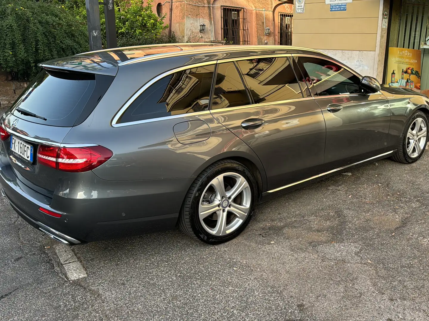 Mercedes-Benz E 220 E SW 220 d Exclusive auto Grigio - 2