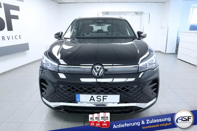 Volkswagen Tiguan view 3