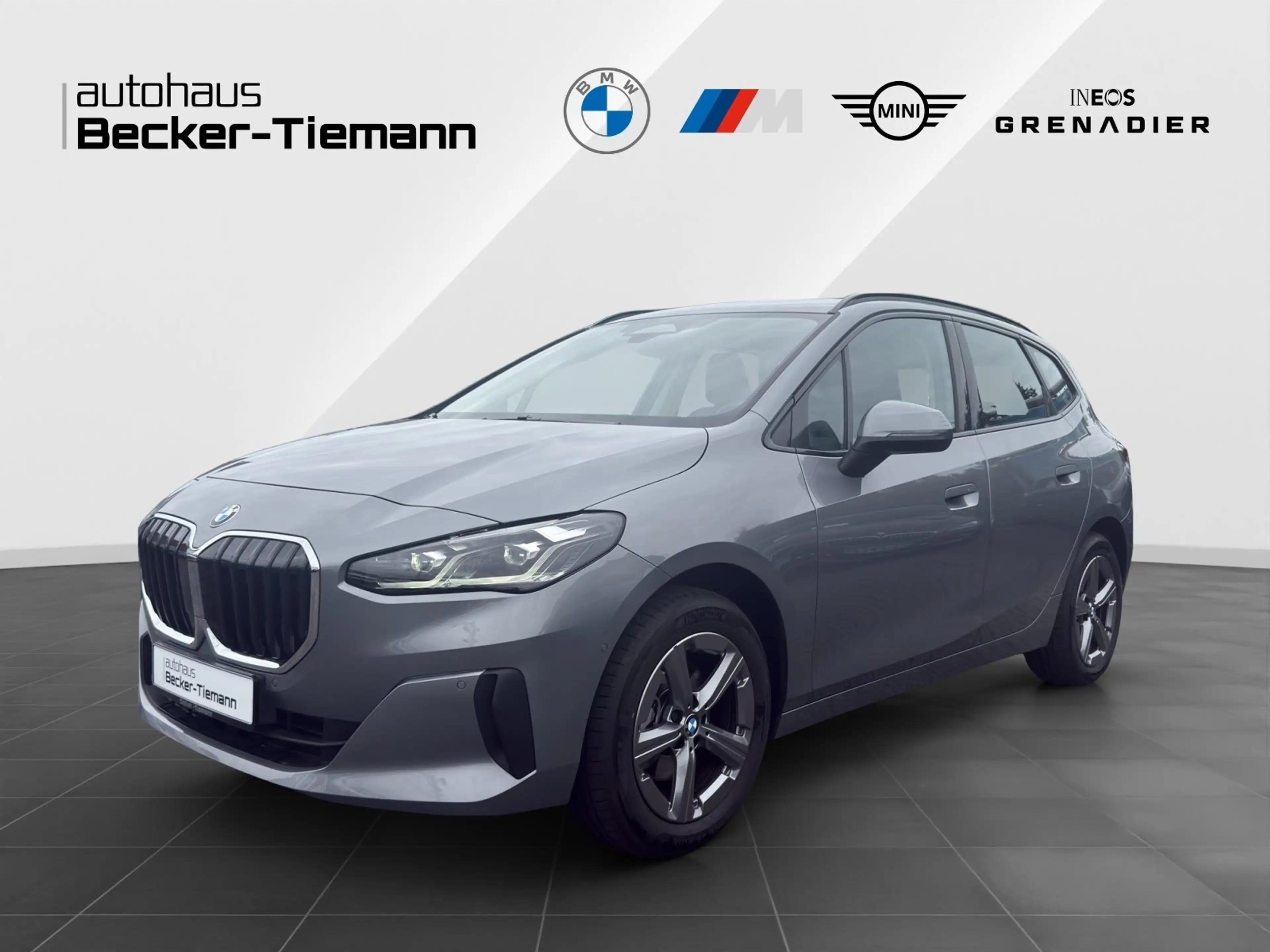 BMW 220 i Active Tourer *AHK*ADAPT LED*KAMERA*KEYLESS*WIRE