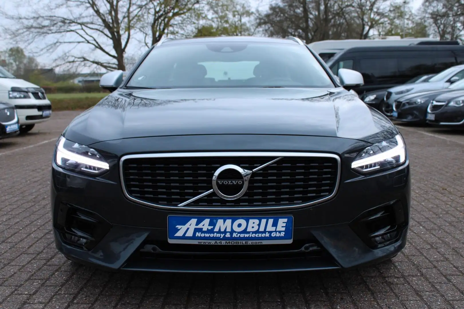 Volvo V90 D5 R Design AWD LED Navi Keyless Kamera ACC Gris - 2