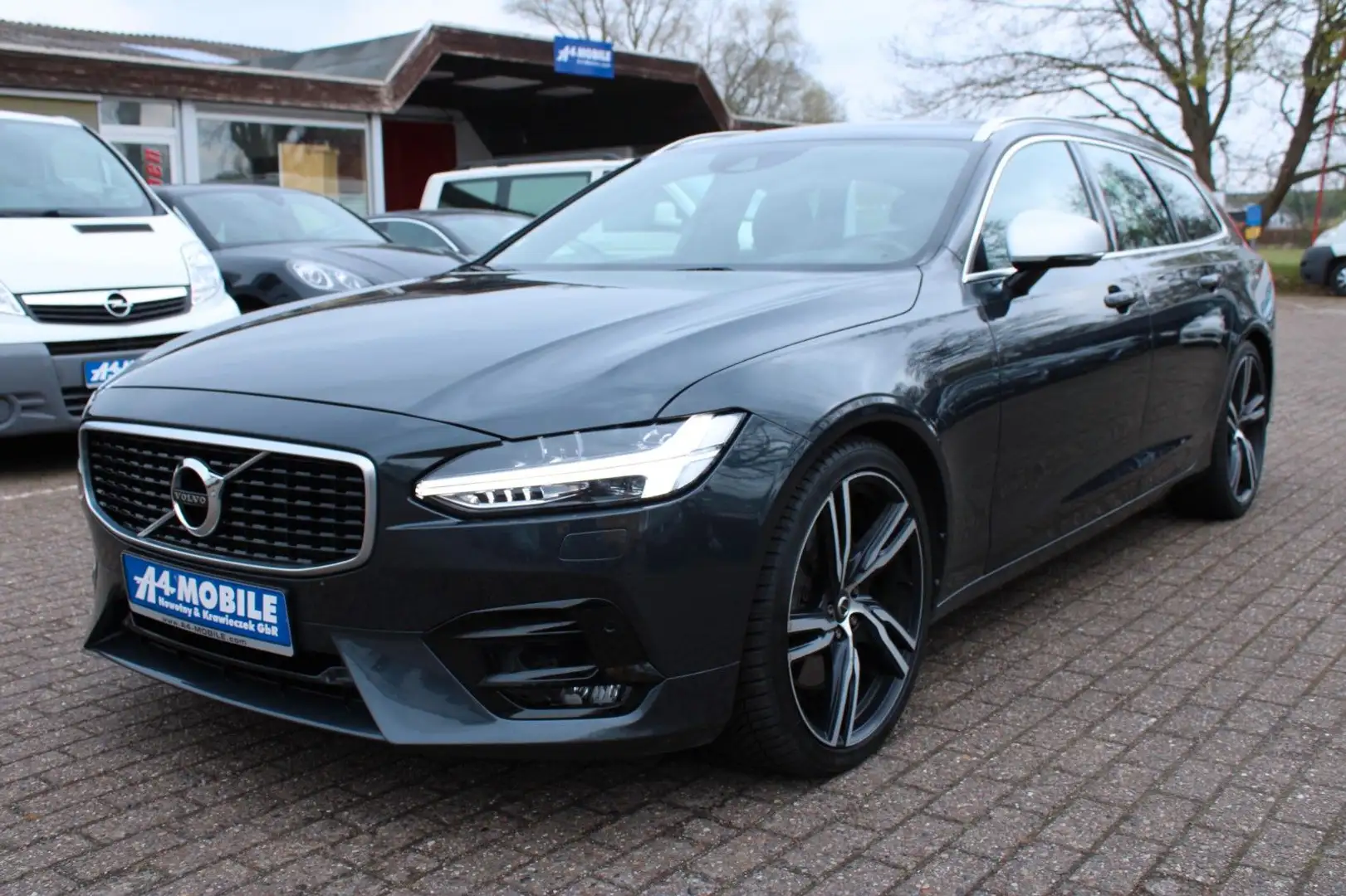 Volvo V90 D5 R Design AWD LED Navi Keyless Kamera ACC Gris - 1