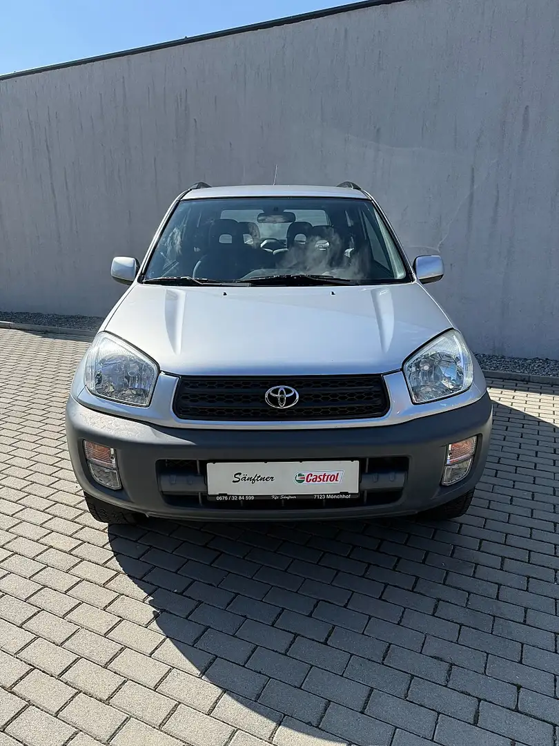 Toyota RAV 4 RAV4 1,8 VVT-i 2WD Silber - 2