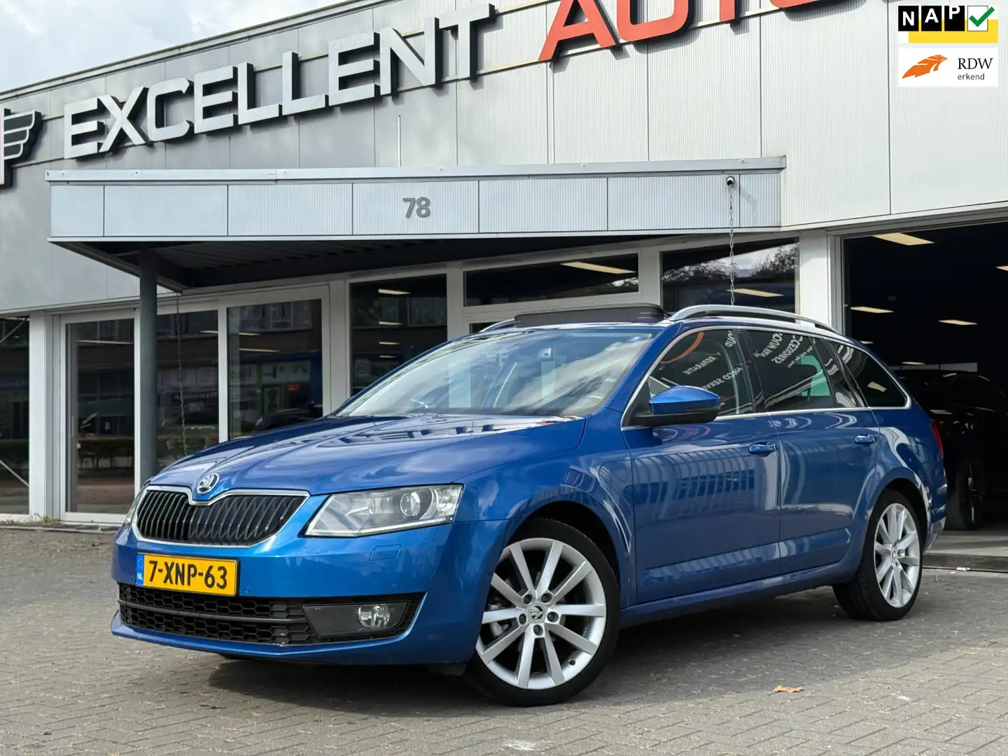 Skoda Octavia Combi 1.2 TSI Elegance Businessline | Pano | Navig Blau - 1