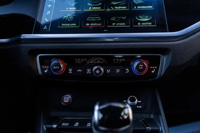 Audi RS Q3 view 14