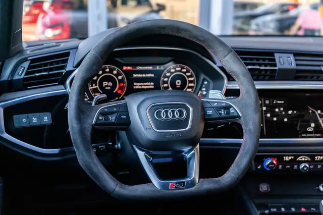 Audi RS Q3 view 8