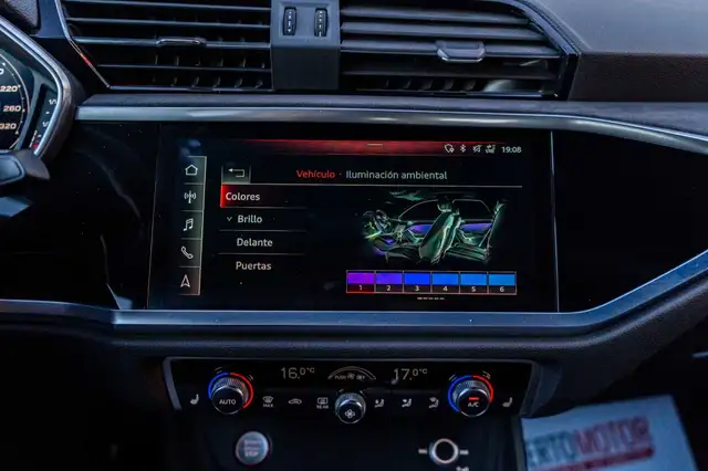 Audi RS Q3 view 13