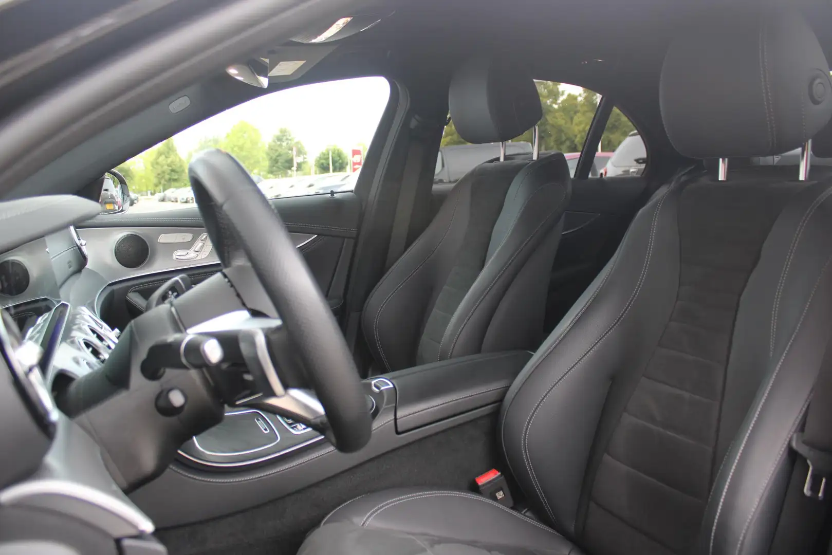 Mercedes-Benz E 300 300e 320PK BUSINESS SOLUTION AMG NIGHT EDITION | M Schwarz - 2