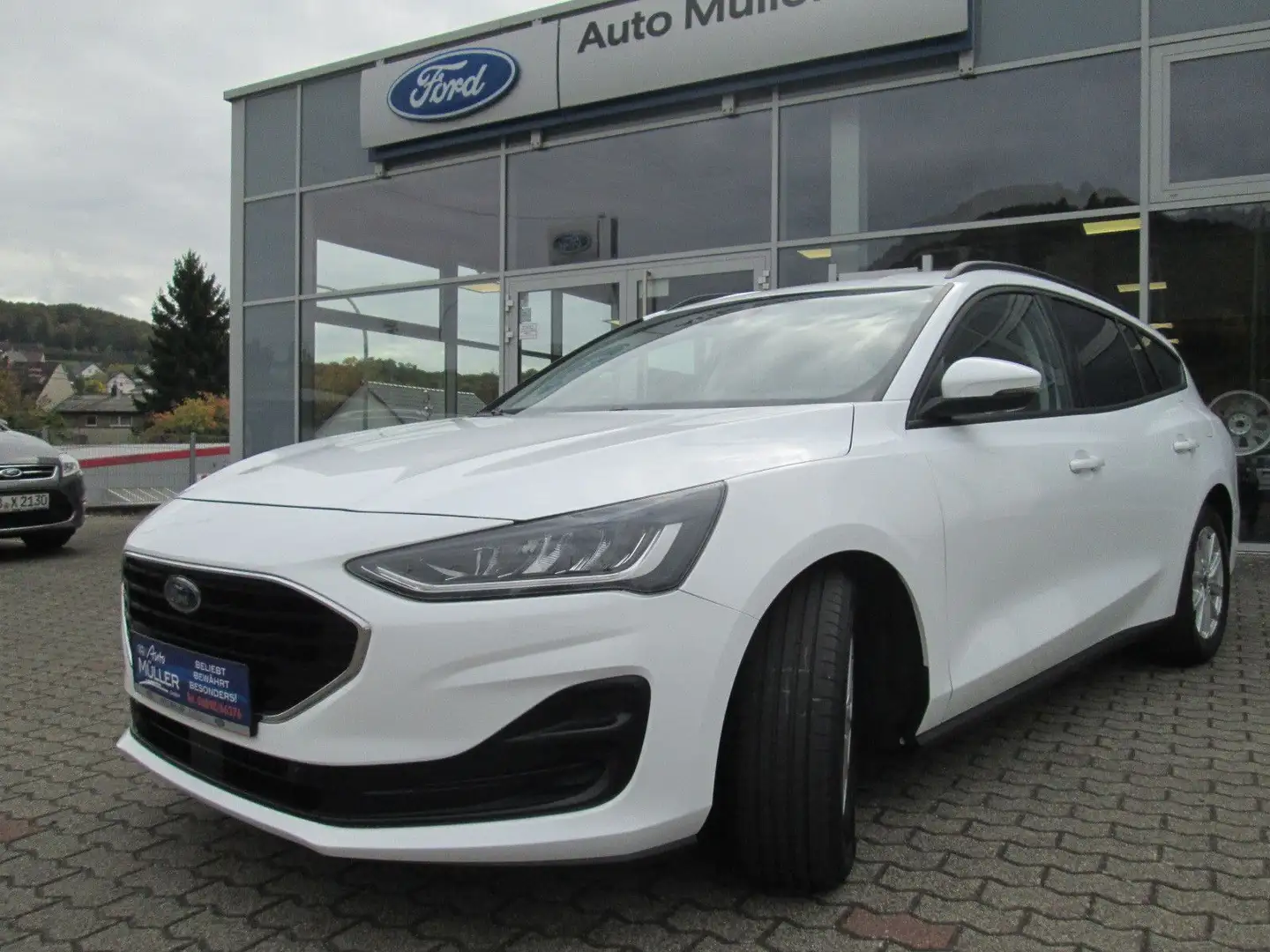 Ford Focus Turnier Cool & Connect AHK Blanc - 1