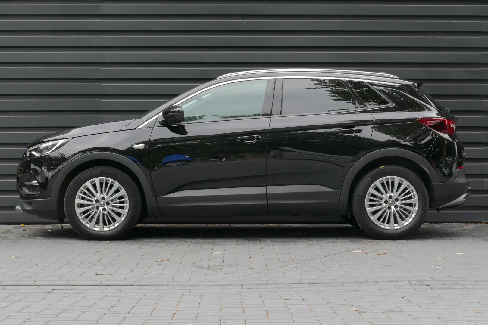 Opel Grandland X 1.6 TURBO 180PK INNOVATION NAVI / LED / CLIMA / PD Noir - 2