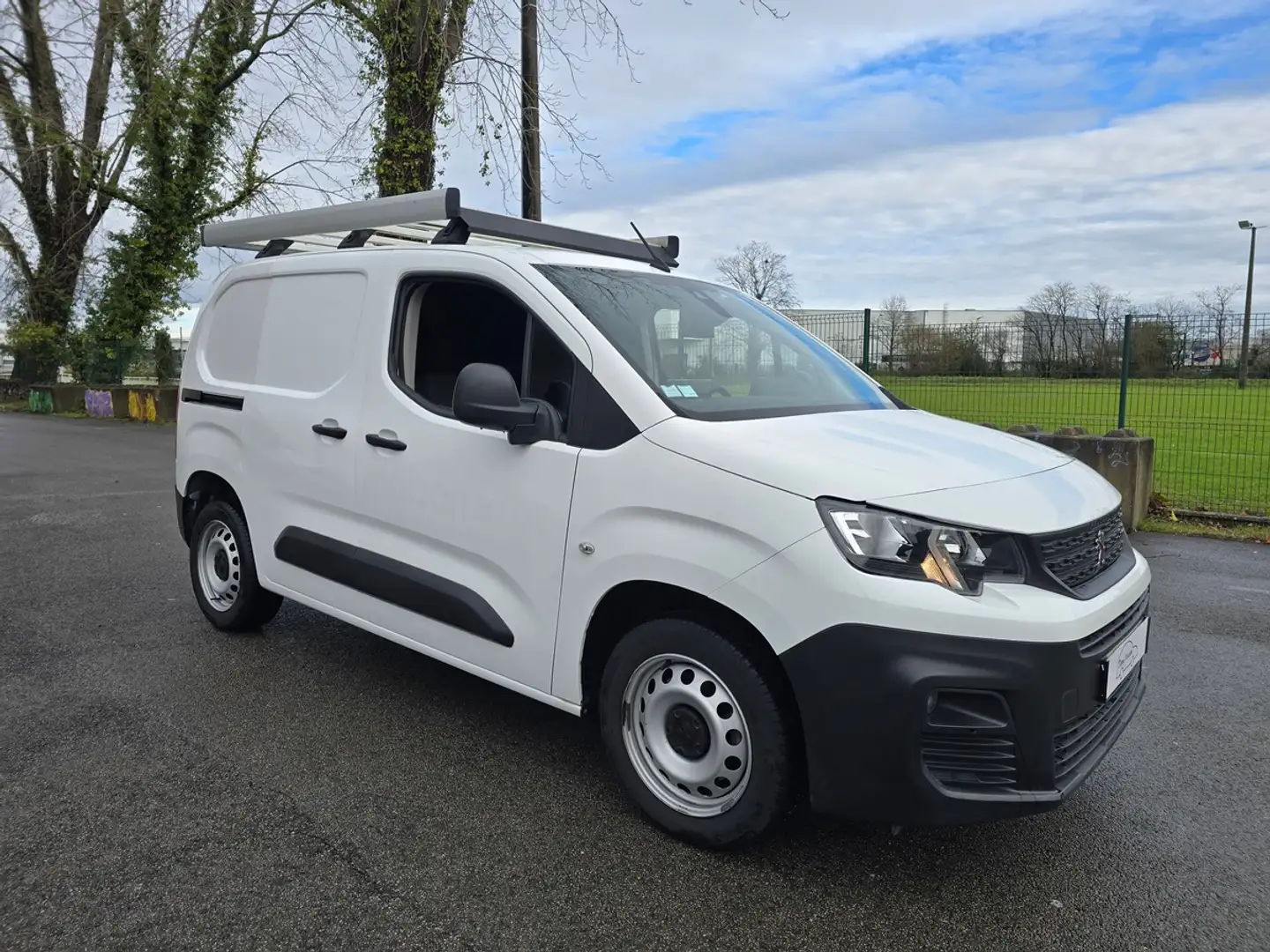 Peugeot Partner 1.5 hdi 130 cv GPS galerie 8325 ht Blanc - 2