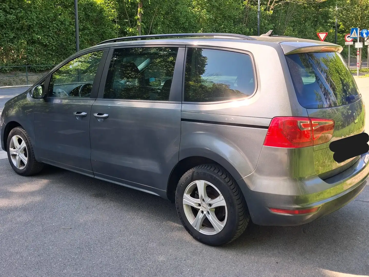 SEAT Alhambra Alhambra GT 2,0 TDI CR DPF DSG GT Grau - 2