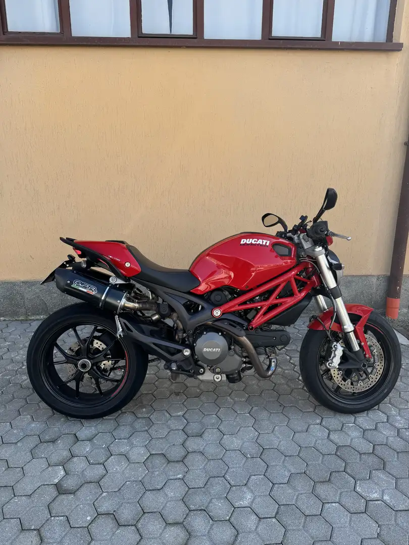 Ducati Monster 796 ABS - 1