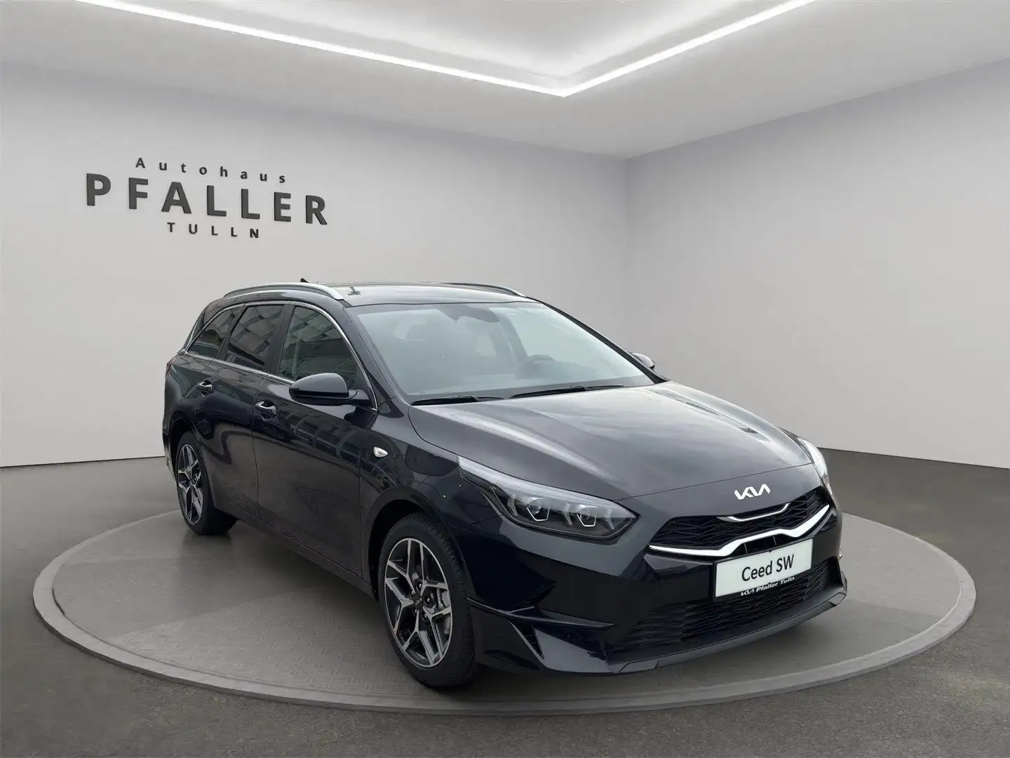 Kia Ceed / cee'd ceed SW 1,5 TGDI Silber 48V DCT Negru - 2