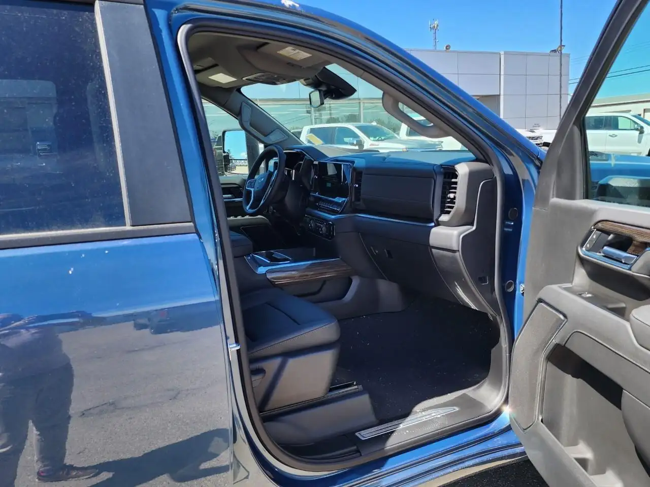 Chevrolet Silverado 3500 photo Chevrolet Silverado 3500