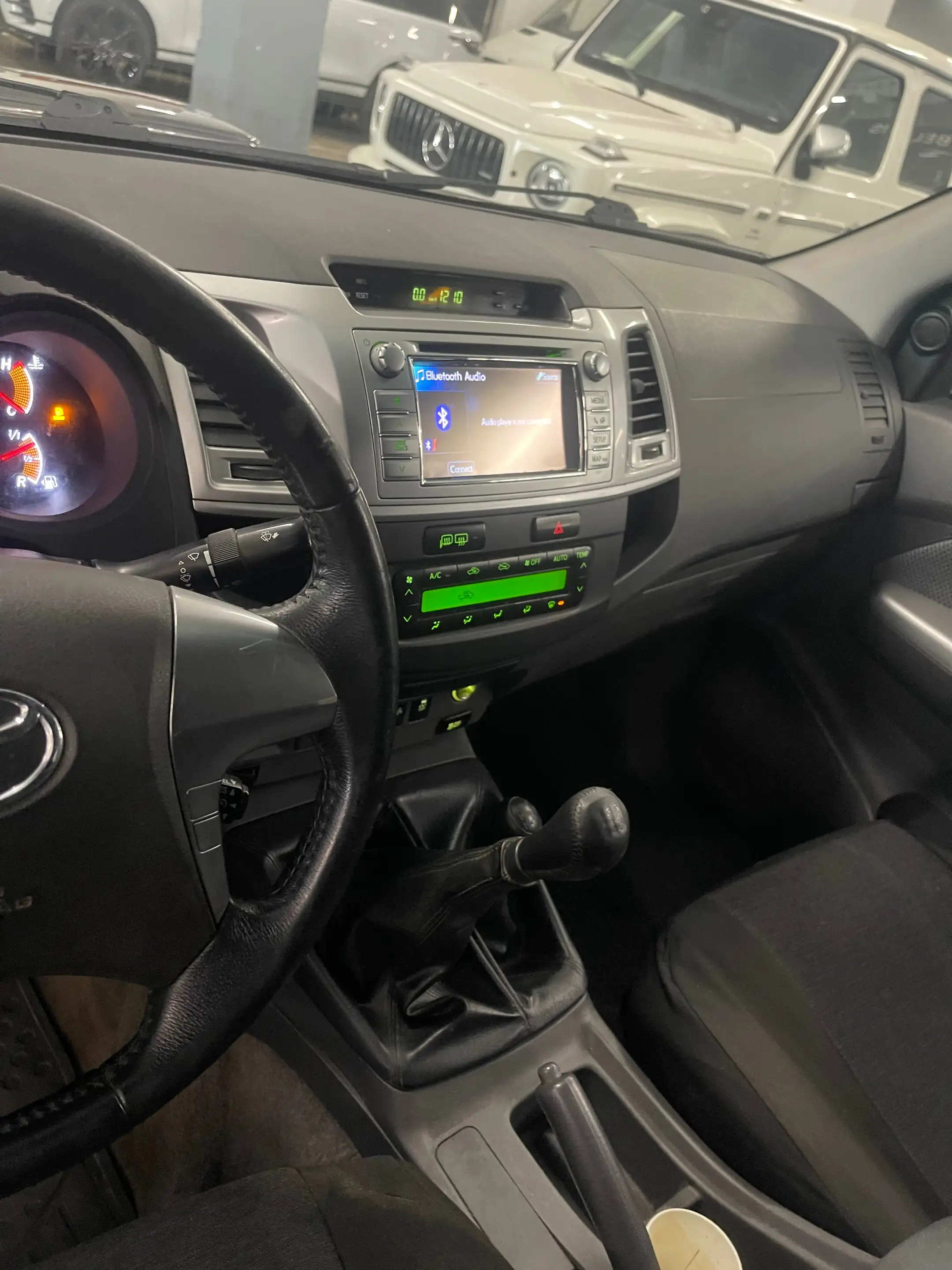Toyota Hilux 2.5 D-4D 4WD STX — photo 6
