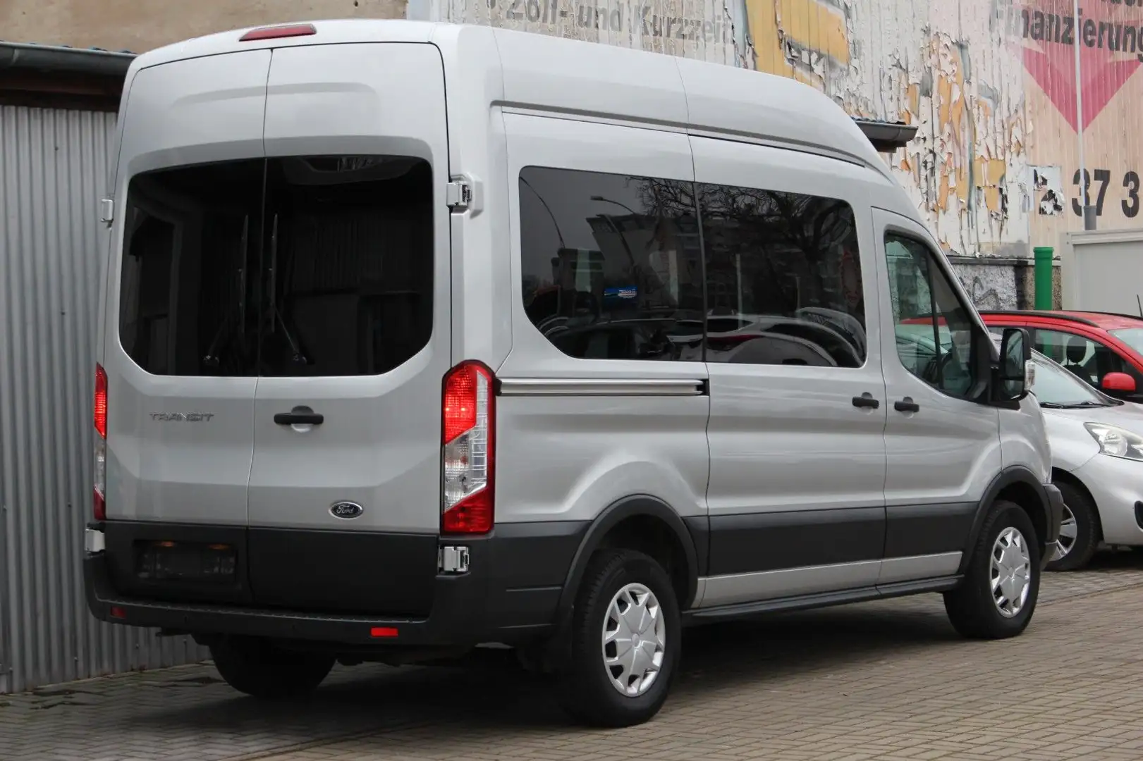 Ford Transit 350 L2H3 8Sitzer+Klima+PDC+Tempomat Silber - 2