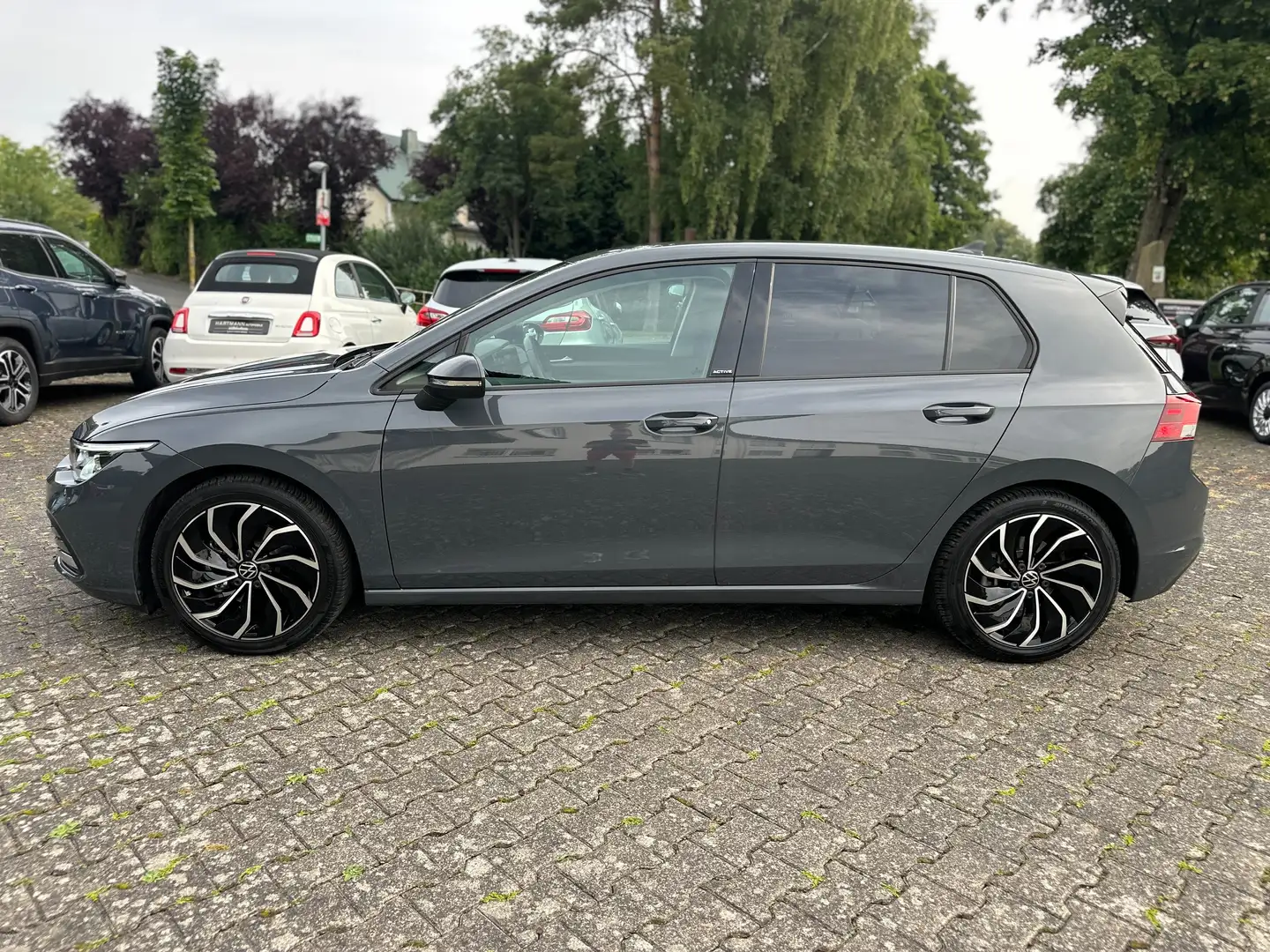 Volkswagen Golf VIII 1.5 TSI ACT Active Ahk/Lhz/Led/Ambiete/uvm Grau - 2
