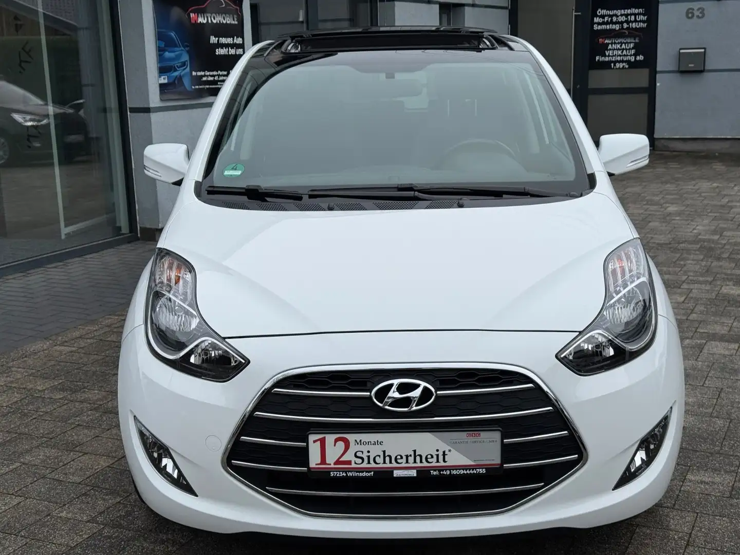 Hyundai iX20 1.4 blue YES! Plus*Panorama*R-Kamera*Navi Blanc - 2