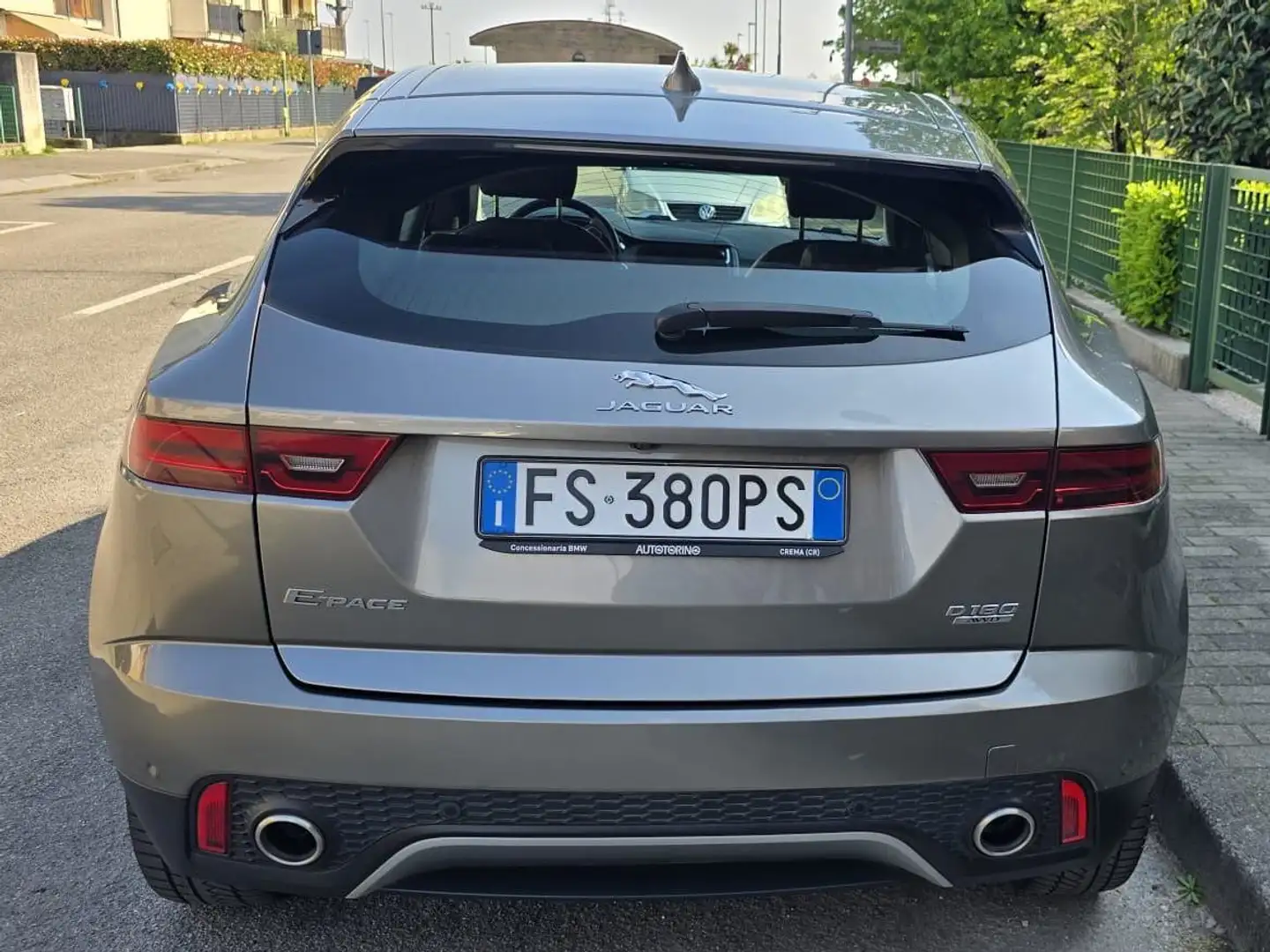 Jaguar E-Pace E-Pace 2.0d i4 R-Dynamic SE awd 180cv auto my19 Beige - 1