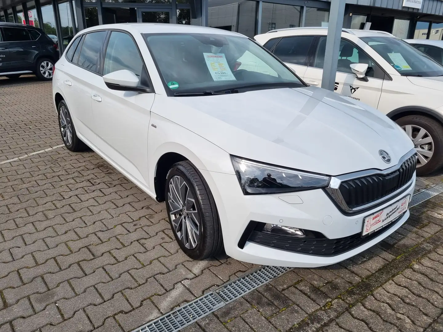 Skoda Scala Tour Blanc - 2