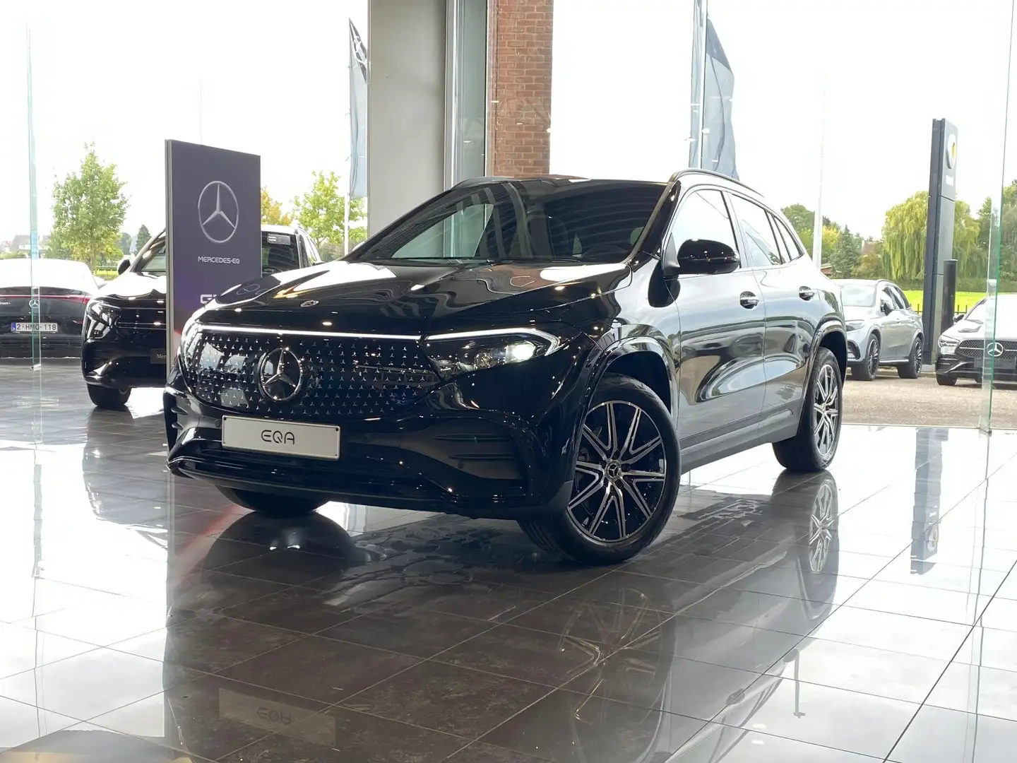 Mercedes-Benz EQA 250 250+ Star Edition Schwarz - 1