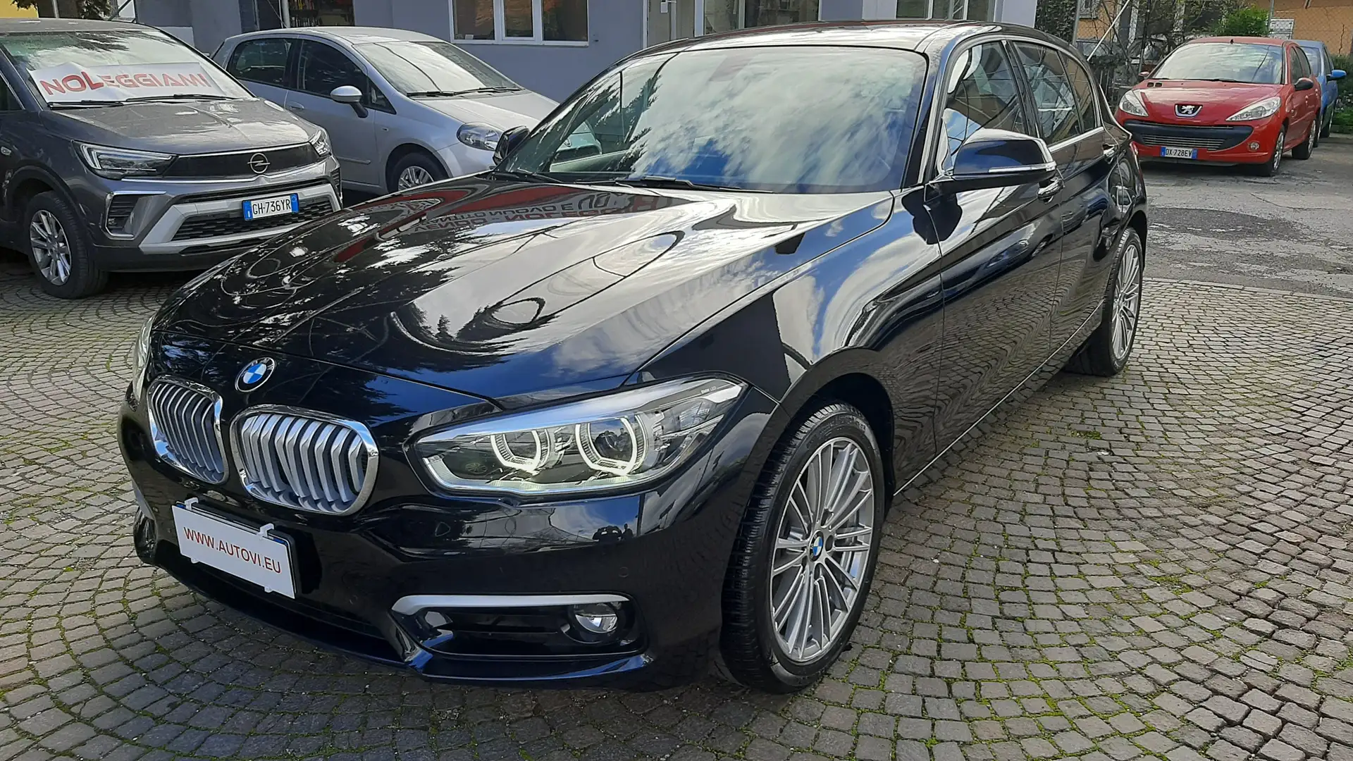 BMW 120 d 5p Urban auto. Noir - 1