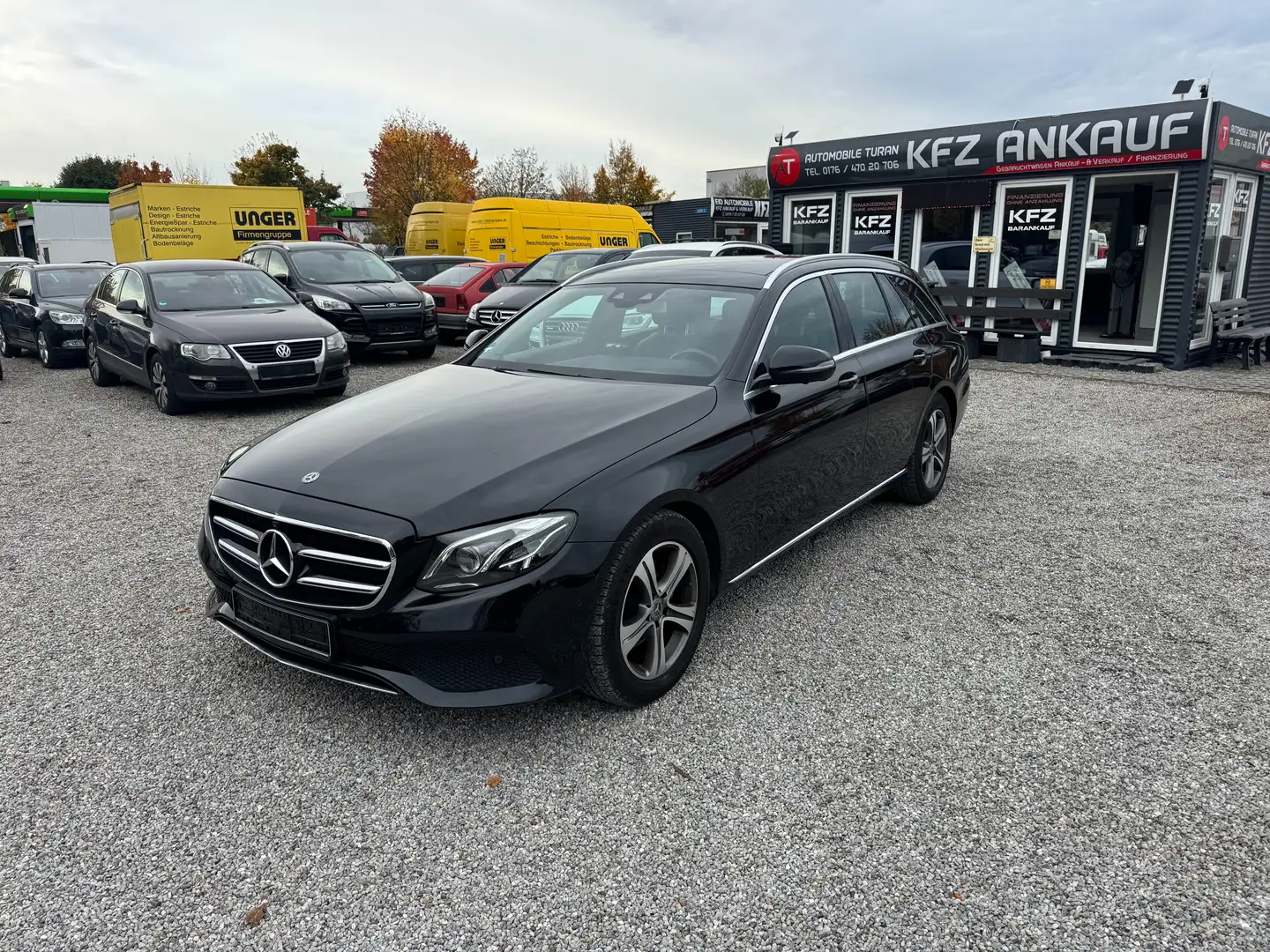 Mercedes-Benz E 220 E 220 d VOLLAUSSTATTUNG!KAMERA!!NAVI!PANORAMADACH Schwarz - 1