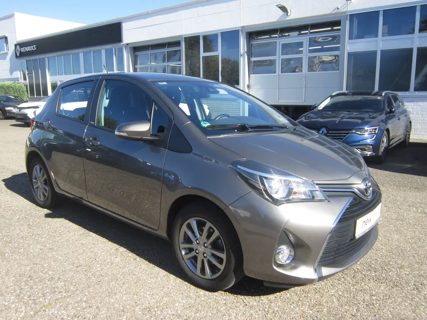 Toyota Yaris Yaris 5-Türer 1.33 VVT-i Edition-S, Klimaanla. Gris - 1