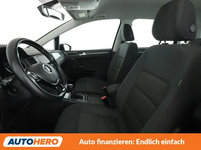Volkswagen Golf view 10