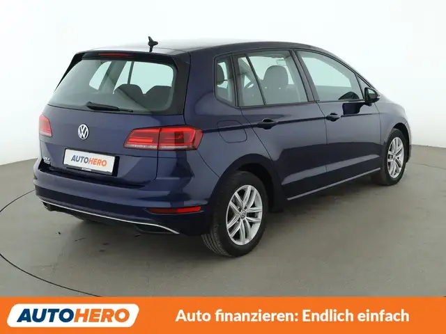 Volkswagen Golf view 6