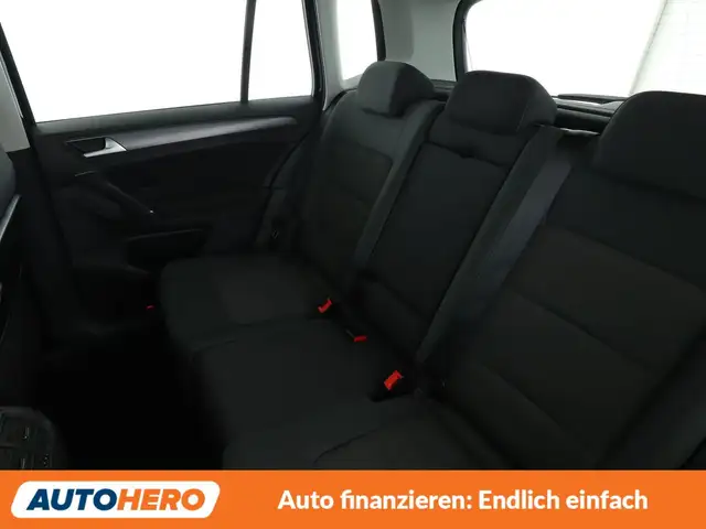 Volkswagen Golf view 14