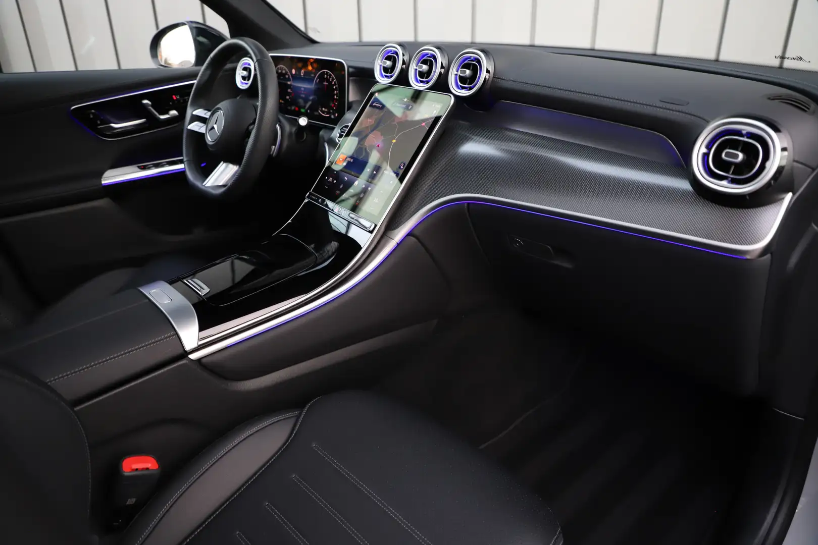 Mercedes-Benz GLC 300 300e AMG 4-Matic | 313PK | Pano | Keyless-go | Sfe Grijs - 2