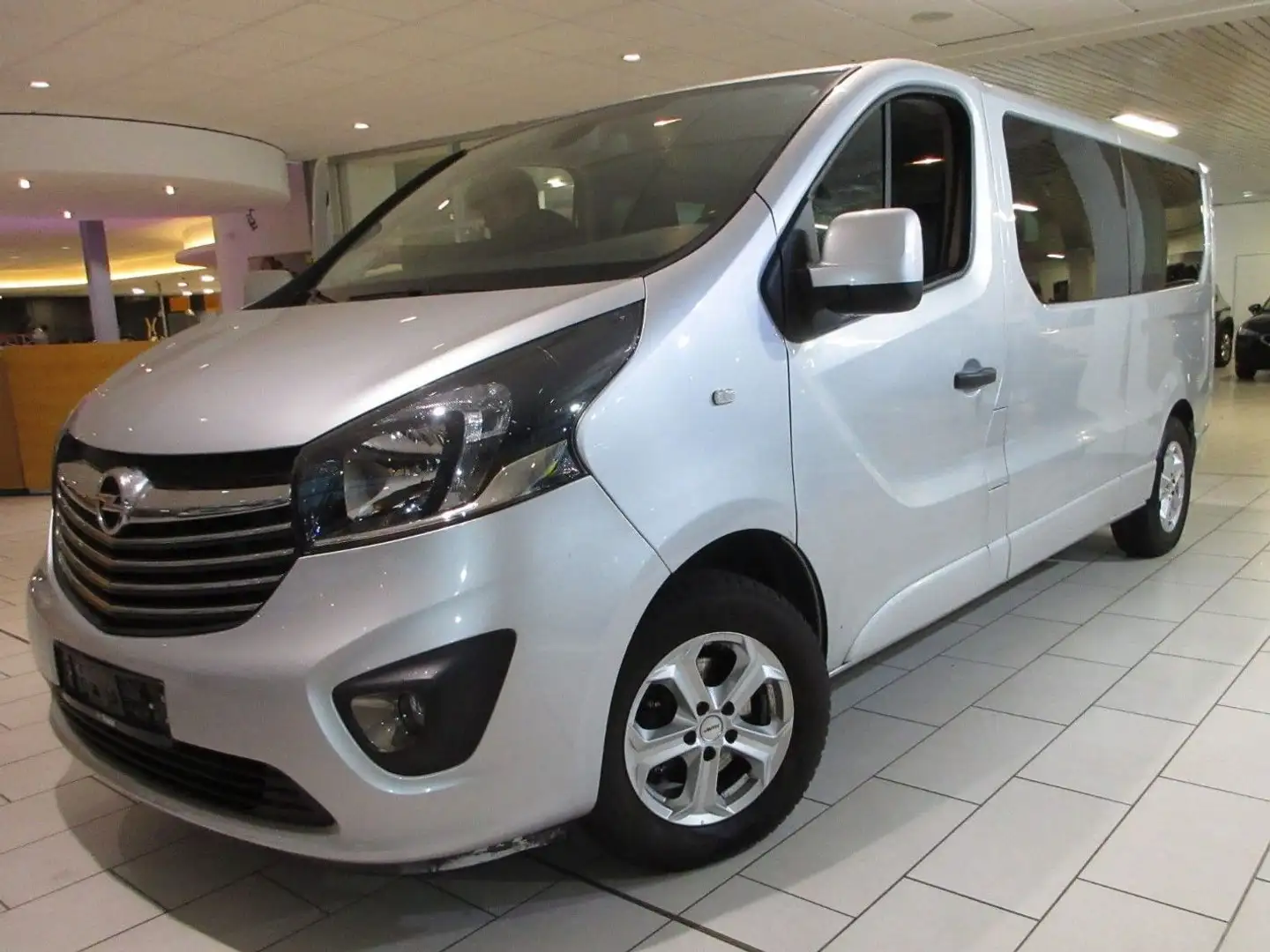 Opel Vivaro B Combi L2H1 2,9t NAVI/CAM/AHK/PDC/9-SITZ Silber - 1