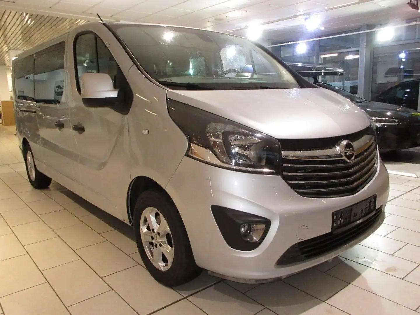 Opel Vivaro B Combi L2H1 2,9t NAVI/CAM/AHK/PDC/9-SITZ Silber - 2
