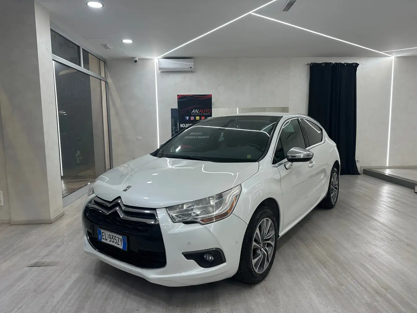 Citroen DS4 DS4 2.0 hdi Pure Pearl 160cv Белый - 1