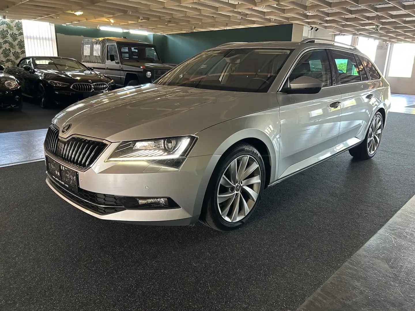 Skoda Superb Style 2,0 TDI *1. Besitz/Pickerl&Service neu* Argintiu - 1