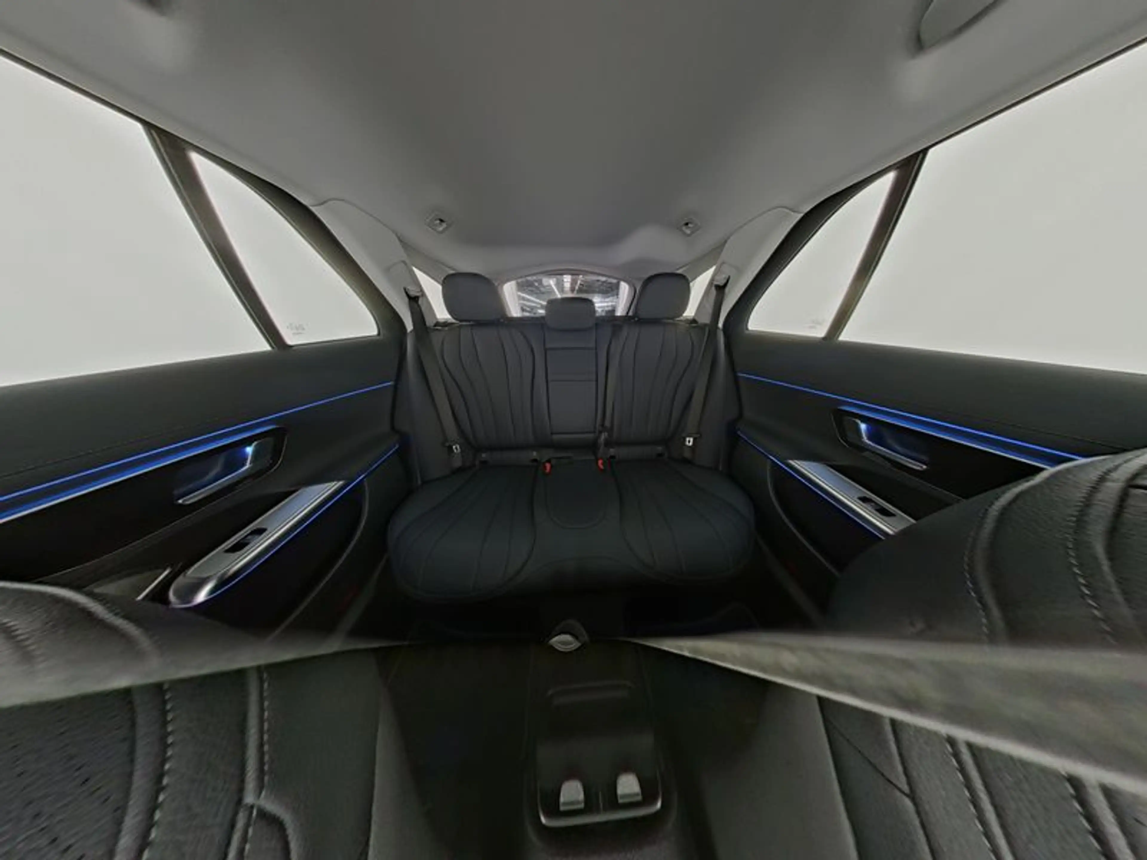 Mercedes-Benz E 300 e T Avantgarde/Super/Burm/AHK/Fahrassist+ — photo 10