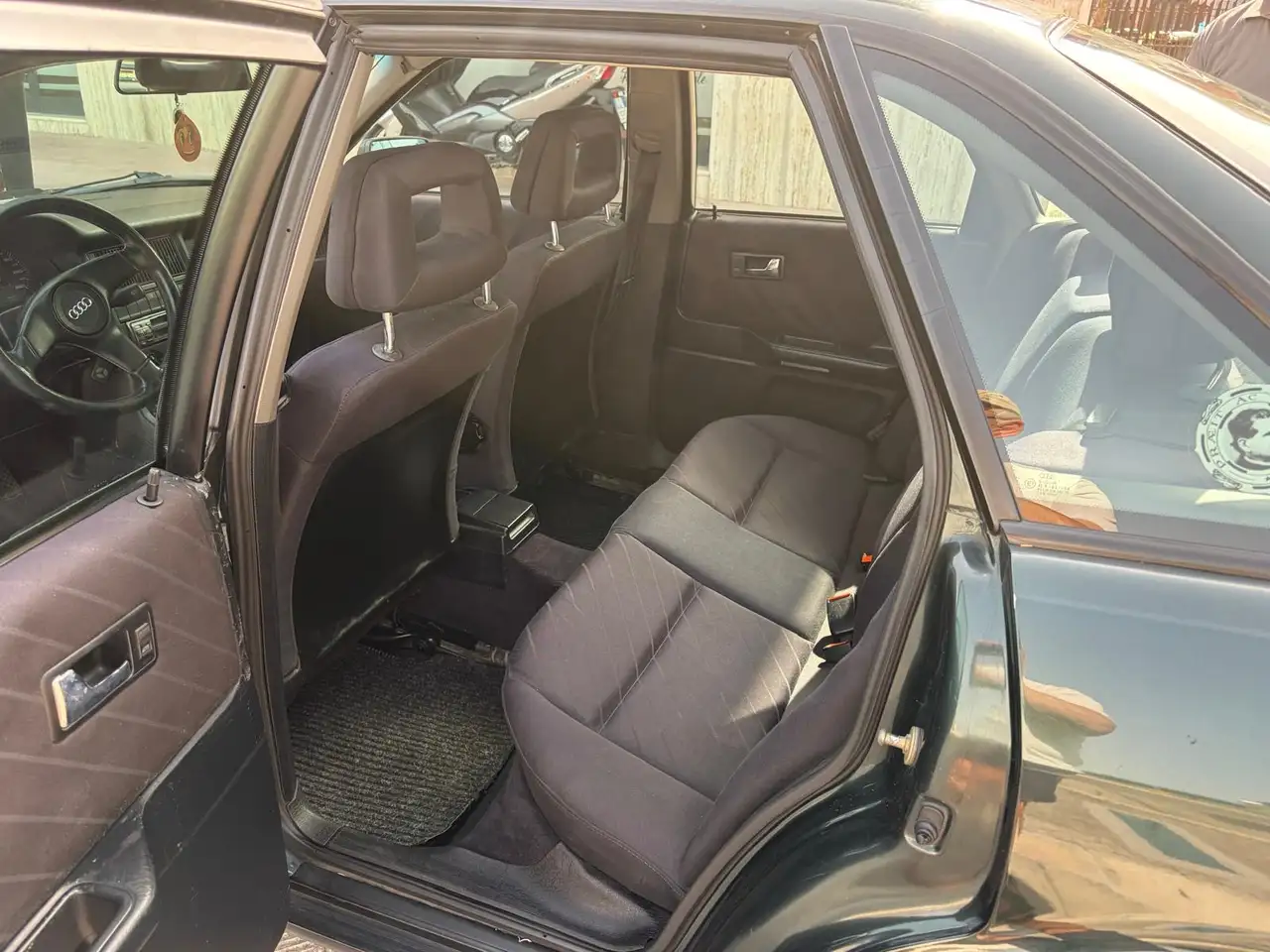 Audi 80 2.0 E, foto 7