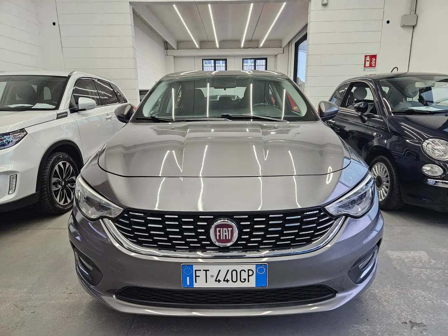 Fiat Tipo 4p 1.4 Lounge 95cv NEOPATENTATI Grigio - 2