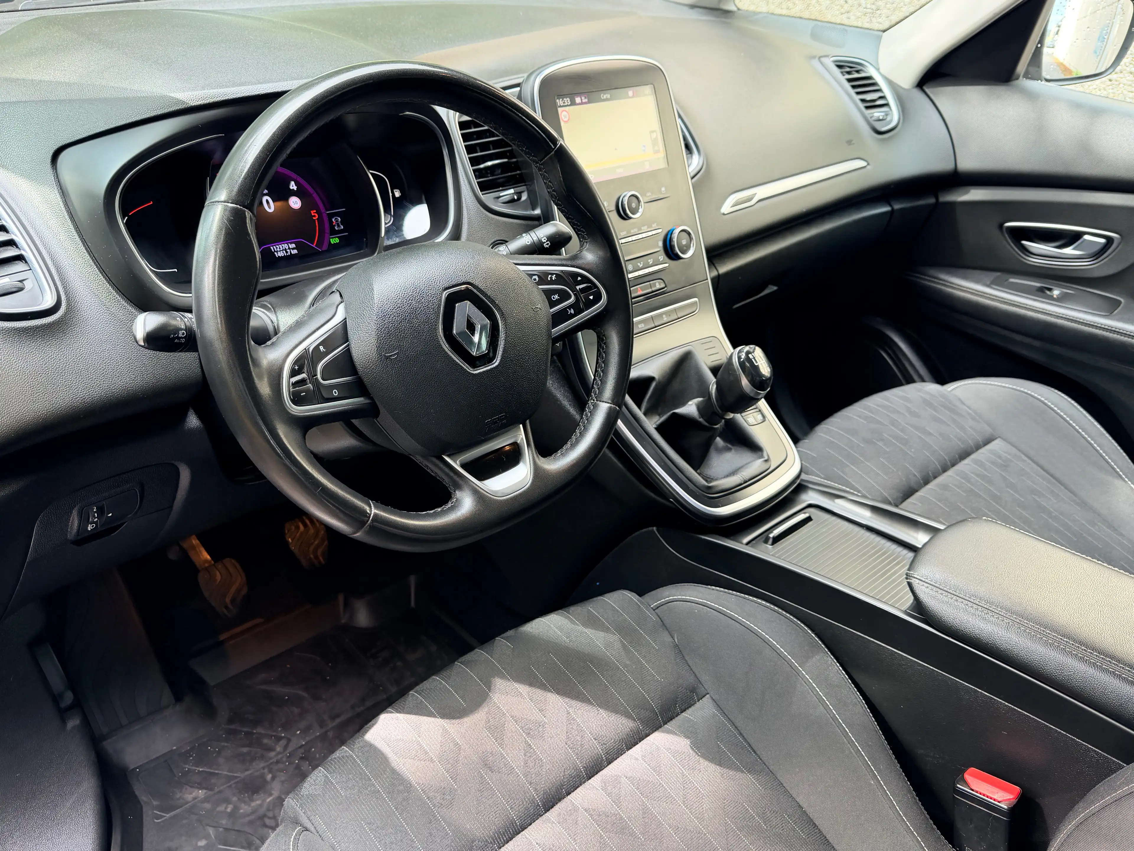 Renault Scenic 1.7 Blue dCi Limited // KEYLESS CRUISE CAMERA // LANE ASSIST — photo 8