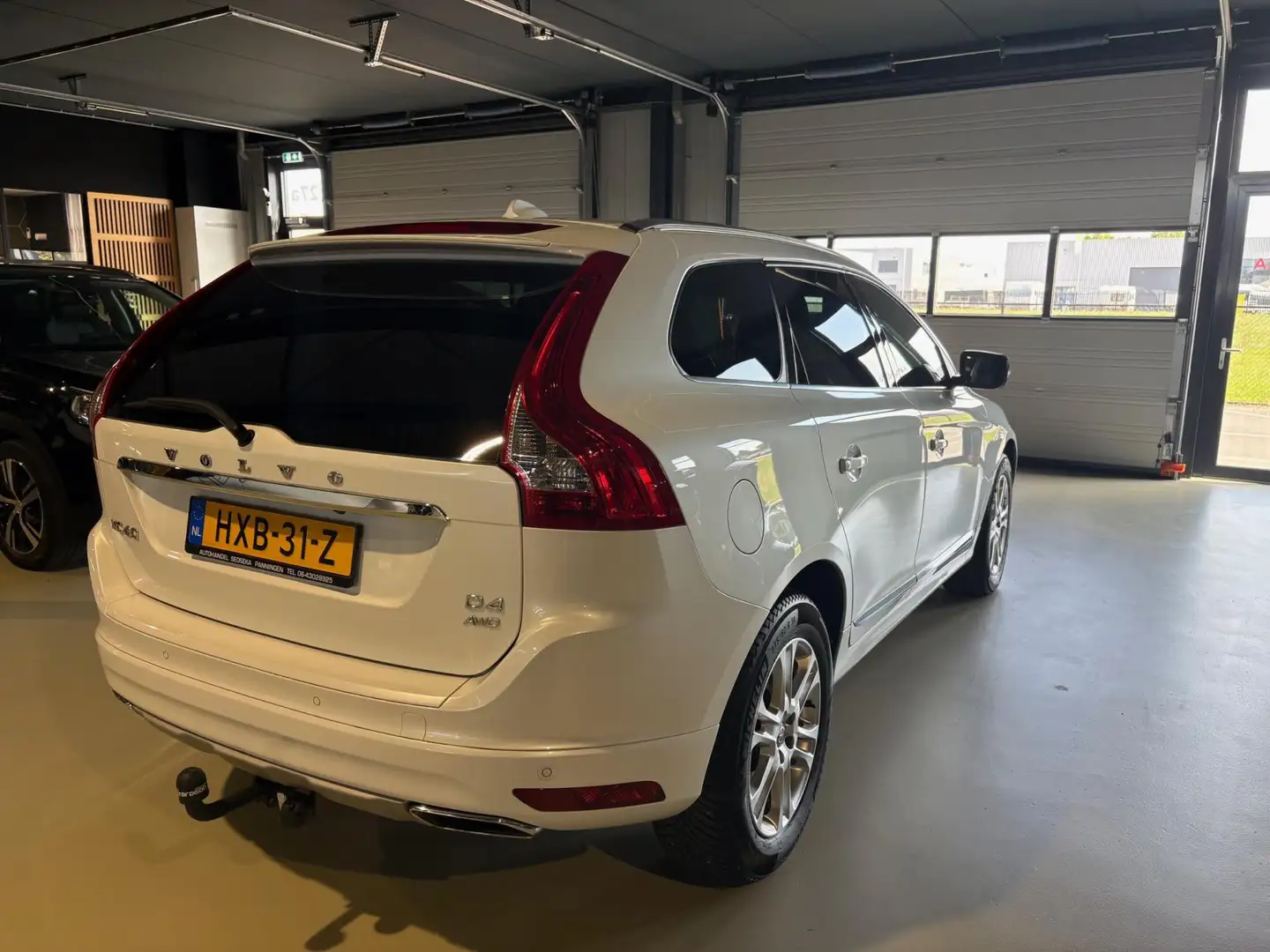 Volvo XC60 2.4D FWD Summum 5 cilider leder schuifdak adaptive Wit - 2