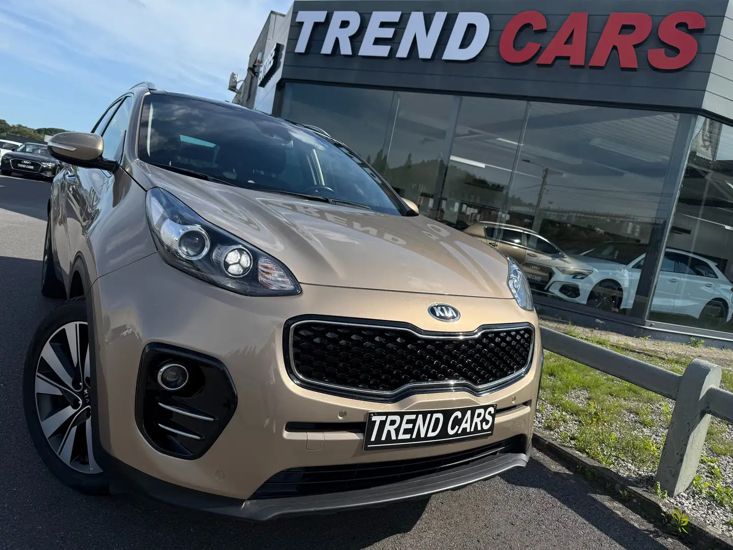 Kia Sportage 1.7CRDi TOITPANO CUIR CAM KEYLES JBLSOUND GAR1AN Grey - 1