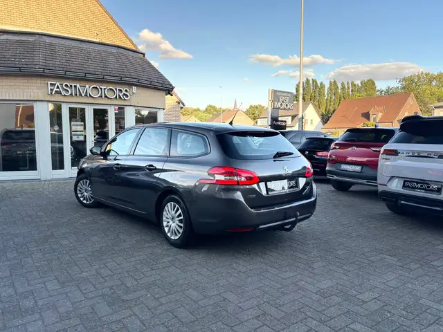 Peugeot 308 view 6