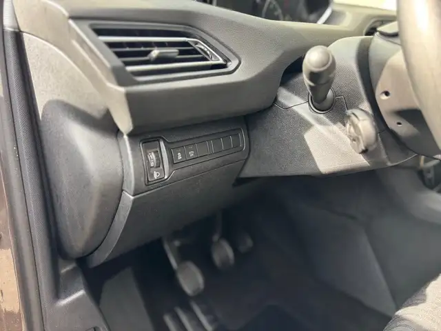 Peugeot 308 view 13