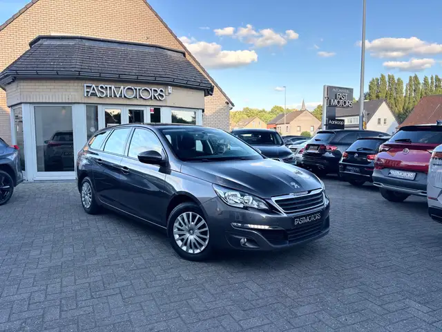 Peugeot 308 view 3