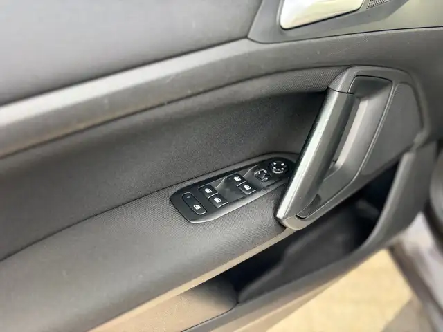 Peugeot 308 view 14